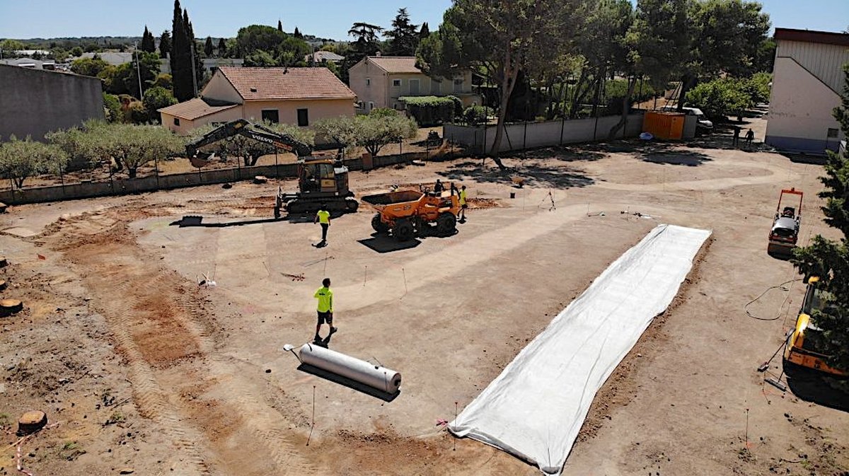 La piste de pumptrack de Vauvert se dessine au sol (Photo drone Léo Amouyal)