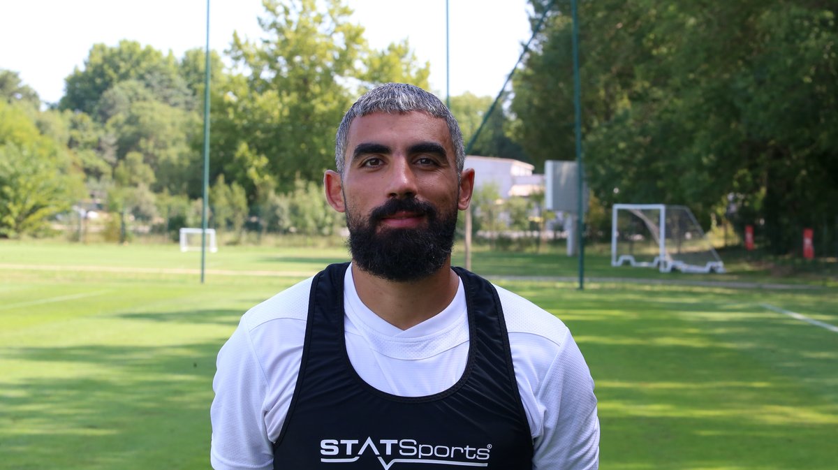 N°8 Charif Benhamza Nîmes olympique 2025-2026 (Photo Anthony Maurin)