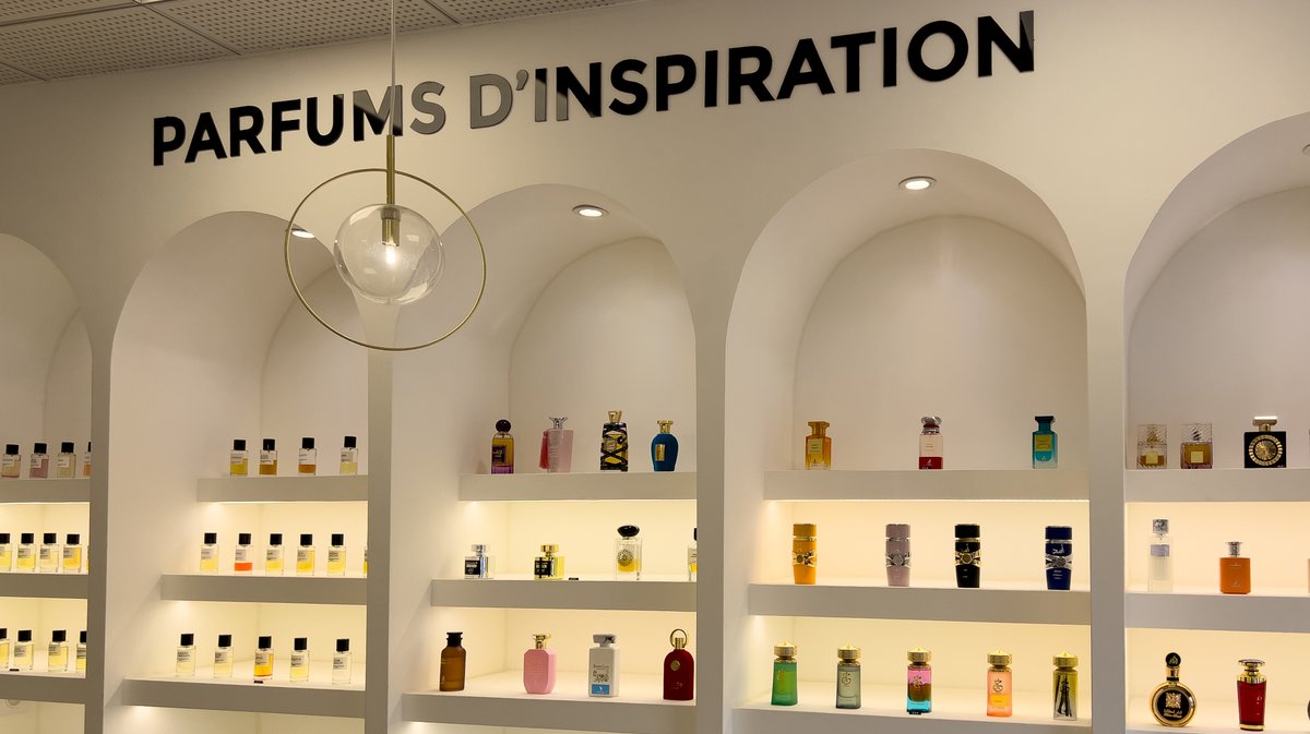L'Idéeal, intérieur de la boutique, côté parfums d'inspiration.