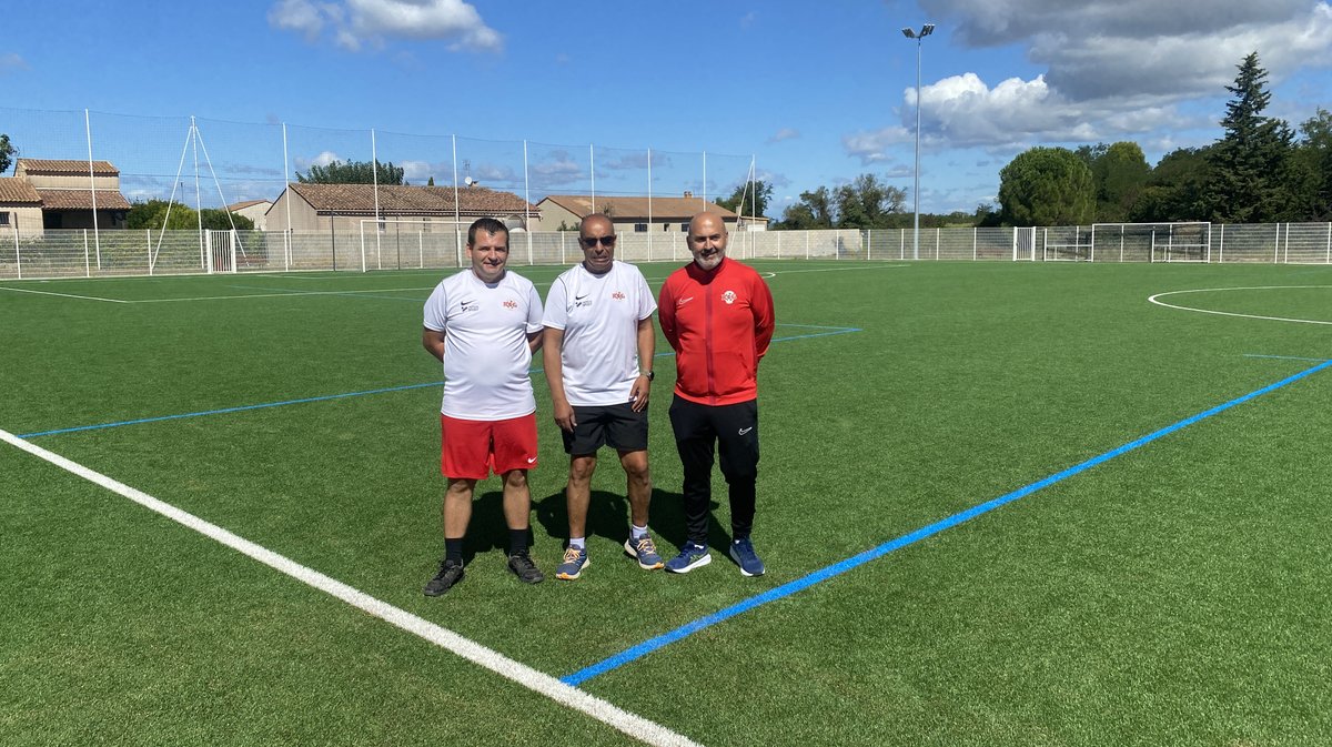 Le staff du RC Générac sur le terrain réhabilité.