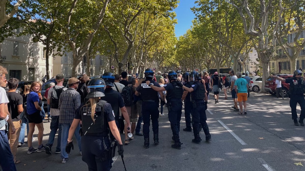 arles manif 10 septembre