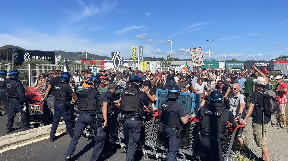 FAIT DU SOIR « Bloquons tout » : retour sur une journée de mobilisation dans le Gard et à Arles