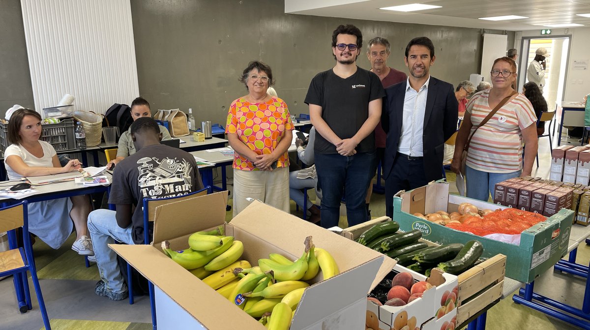 Secours populaire distribution alimentaire Solidaribus UNîmes (Photo Anthony Maurin)
