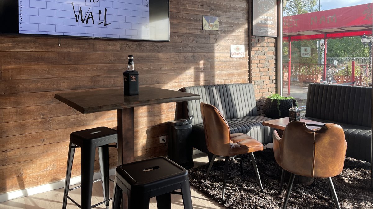 Ambiance "américaine" dans ce nouveau bar situé à La Jasse de Bernard.