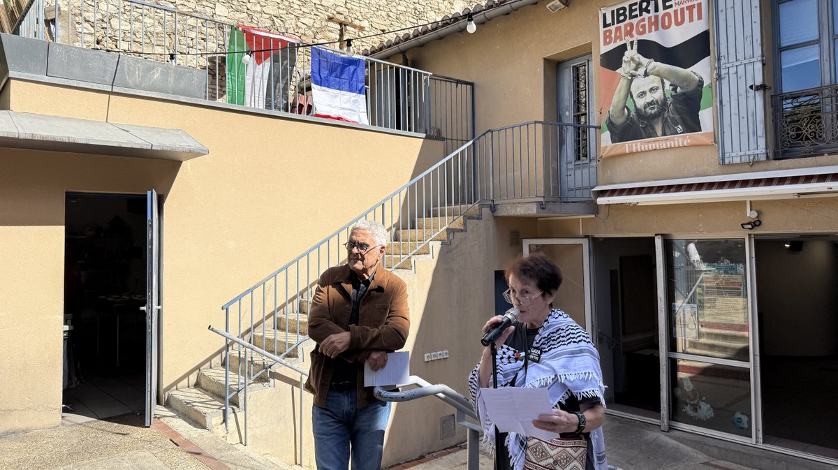 Drapeau français palestinien prolé Nîmes