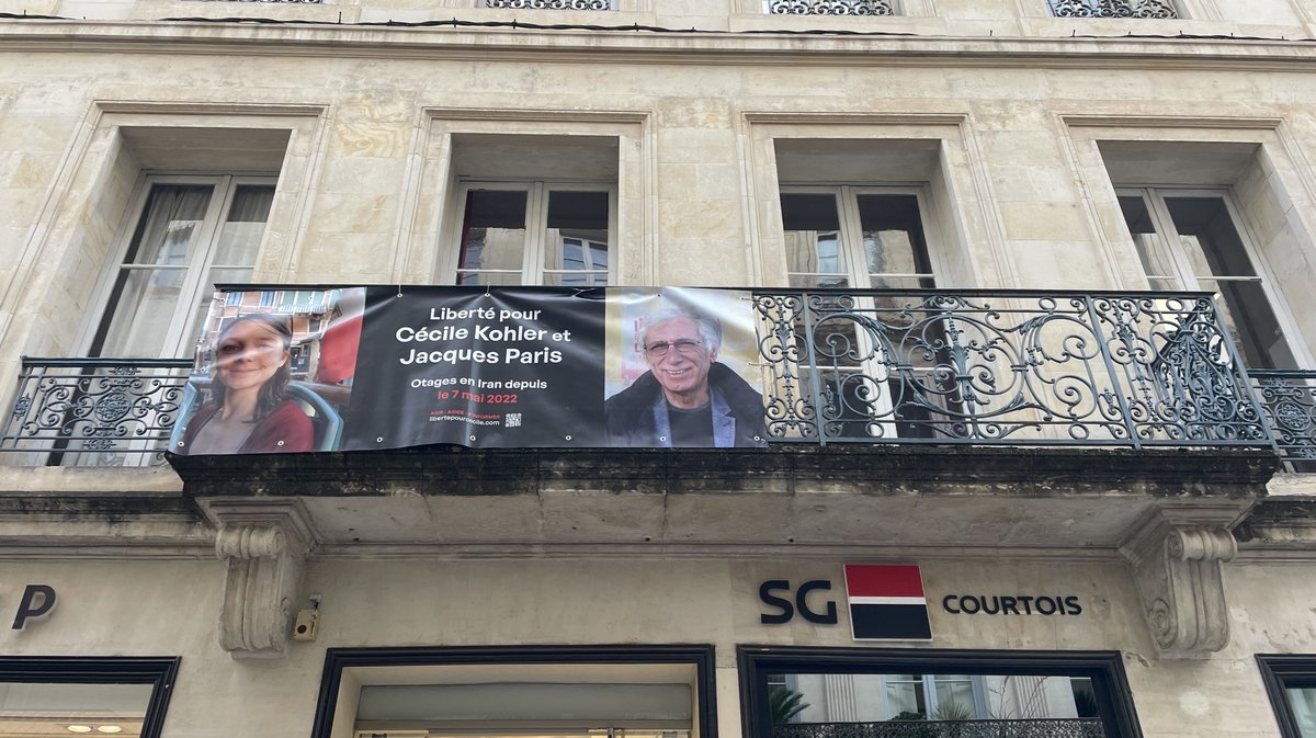 Rassemblement pour Cécile Kolher et Jacques Paris otages en Iran (Photo Anthony Maurin)