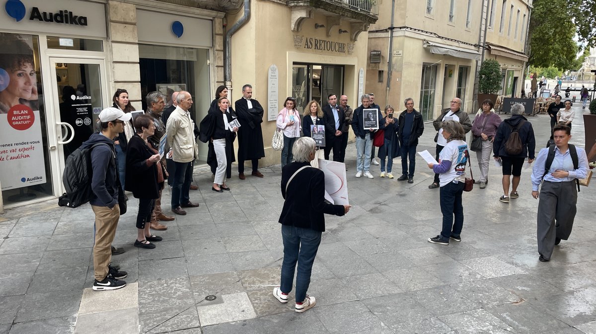 Rassemblement pour Cécile Kolher et Jacques Paris otages en Iran (Photo Anthony Maurin)