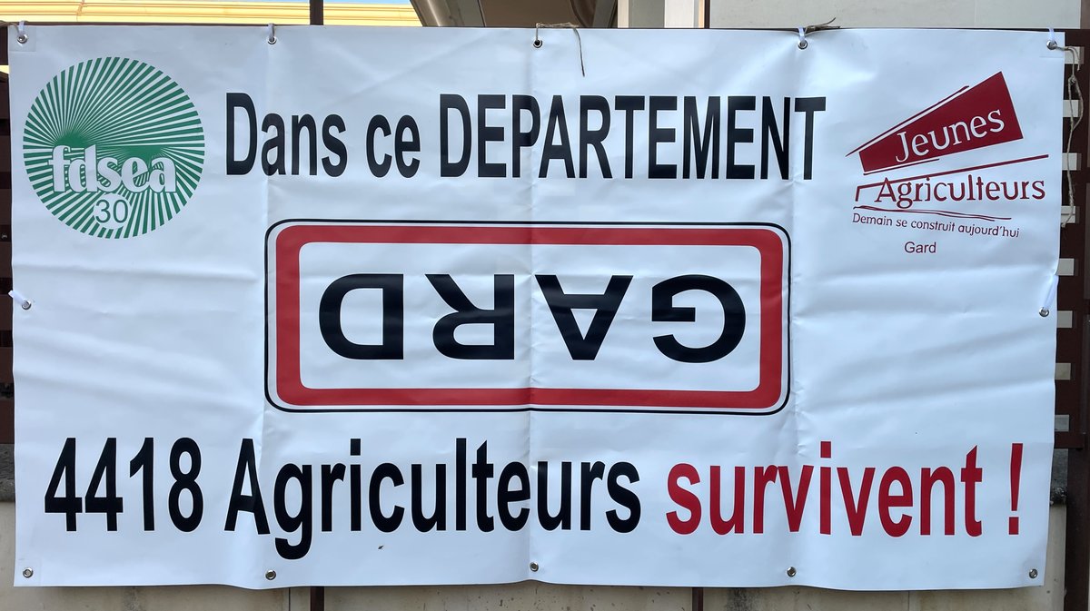 Agriculteurs étiquetage supermarché (Photo Anthony Maurin)