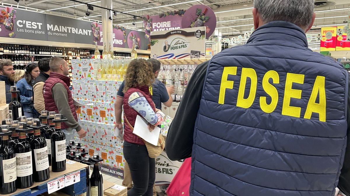 Agriculteurs étiquetage supermarché (Photo Anthony Maurin)