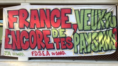 Agriculteurs étiquetage supermarché (Photo Anthony Maurin)