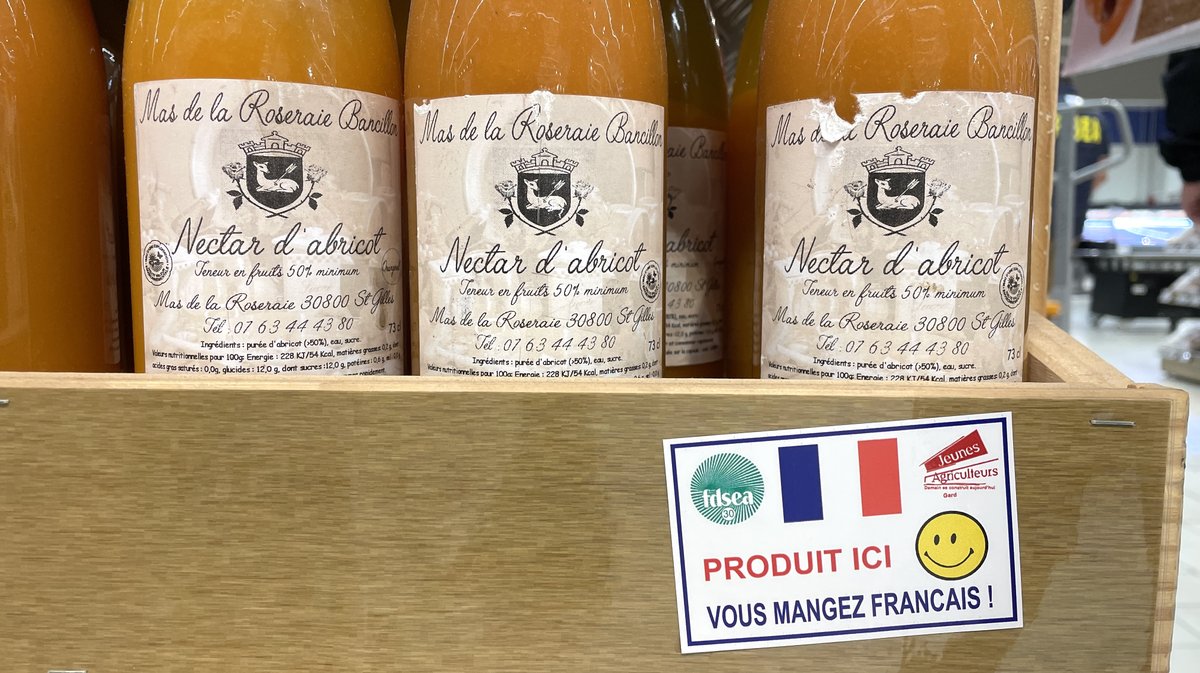Agriculteurs étiquetage supermarché (Photo Anthony Maurin)