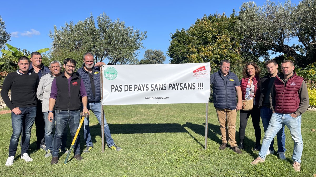 Agriculteurs étiquetage supermarché (Photo Anthony Maurin)