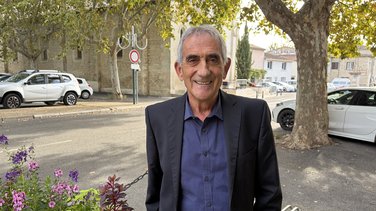 Jean-Luc Descloux, maire de Milhaud depuis 2014