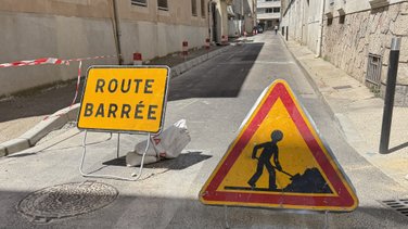 TRAVAUX ROUTE BARRÉE