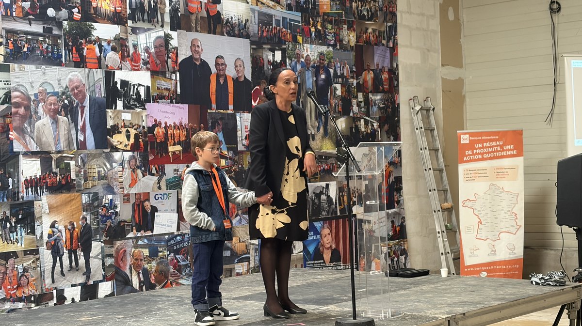Amal Couvreur et Louis, le plus jeune bénévole de la Banque alimentaire