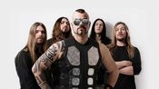 Le groupe Sabaton avec son leader et chanteur Joakim Brodén (au centre) en concert à Nîmes le mercredi 17 juin.