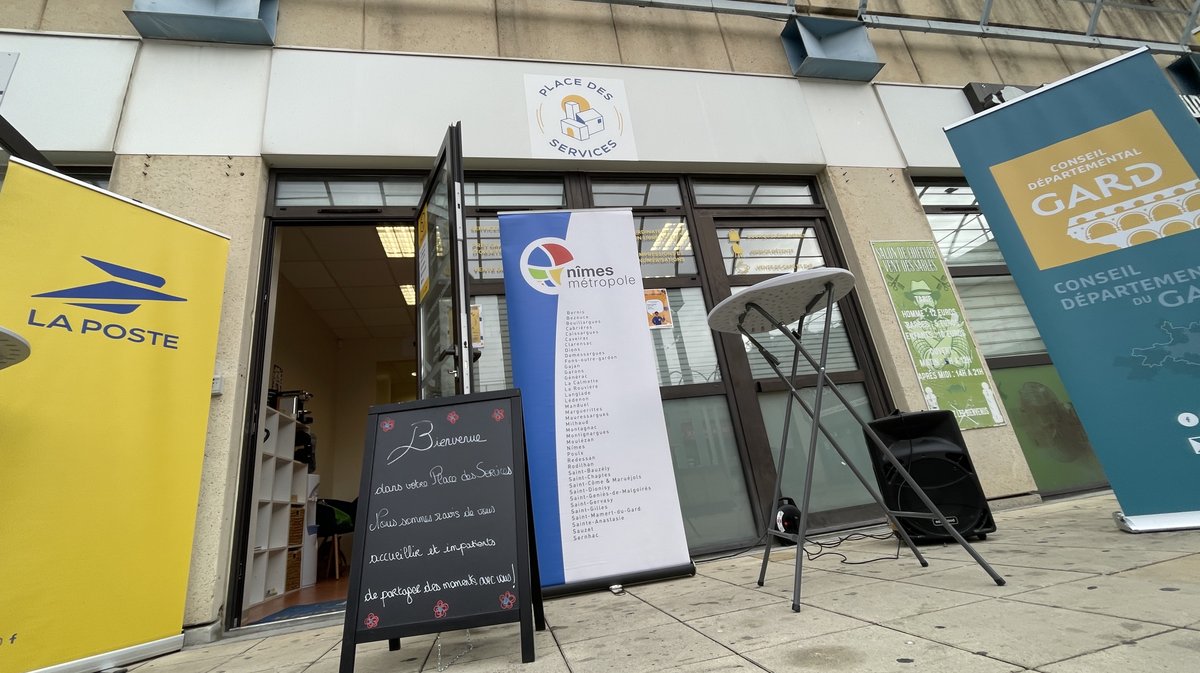 La Poste Place des Services à Pissevin Trait d'Union (Photo Anthony Maurin)
