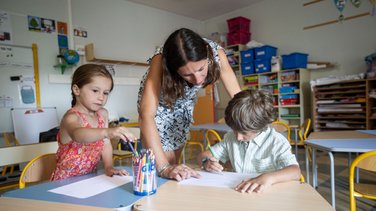 école enfants aesh aide