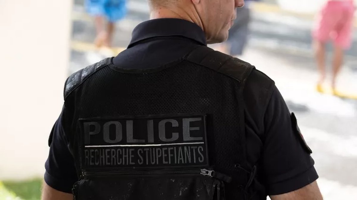 Police recherche stupéfiants