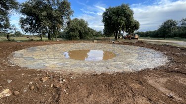 La lavogne de Cabrières est pensée par le Syndicat mixte des gorges du Gardon, financée par le fonds européen LIFE Terra Musiva et créée par l'entreprise Sele (Photo Anthony Maurin)