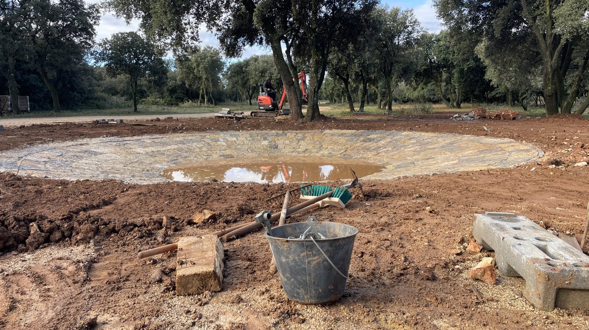 La lavogne de Cabrières est pensée par le Syndicat mixte des gorges du Gardon, financée par le fonds européen LIFE Terra Musiva et créée par l'entreprise Sele (Photo Anthony Maurin)