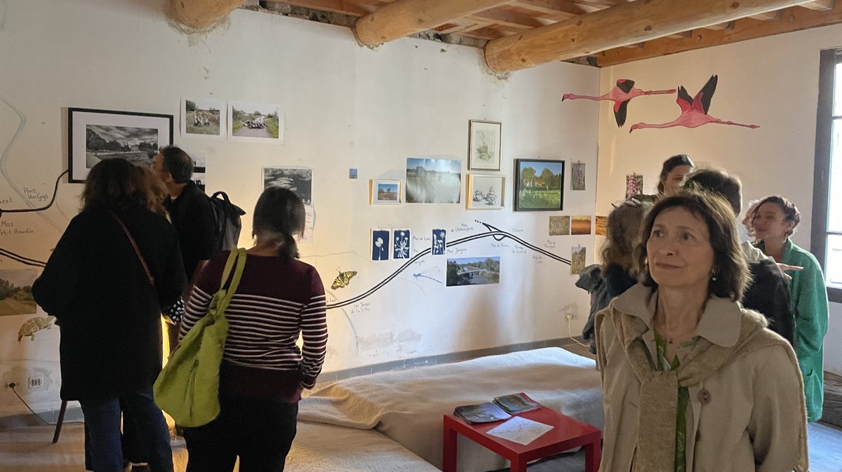 Exposition, en travers de la route