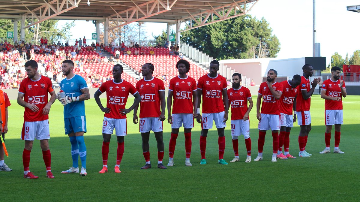 nîmes olympique fréjus entrée joueurs