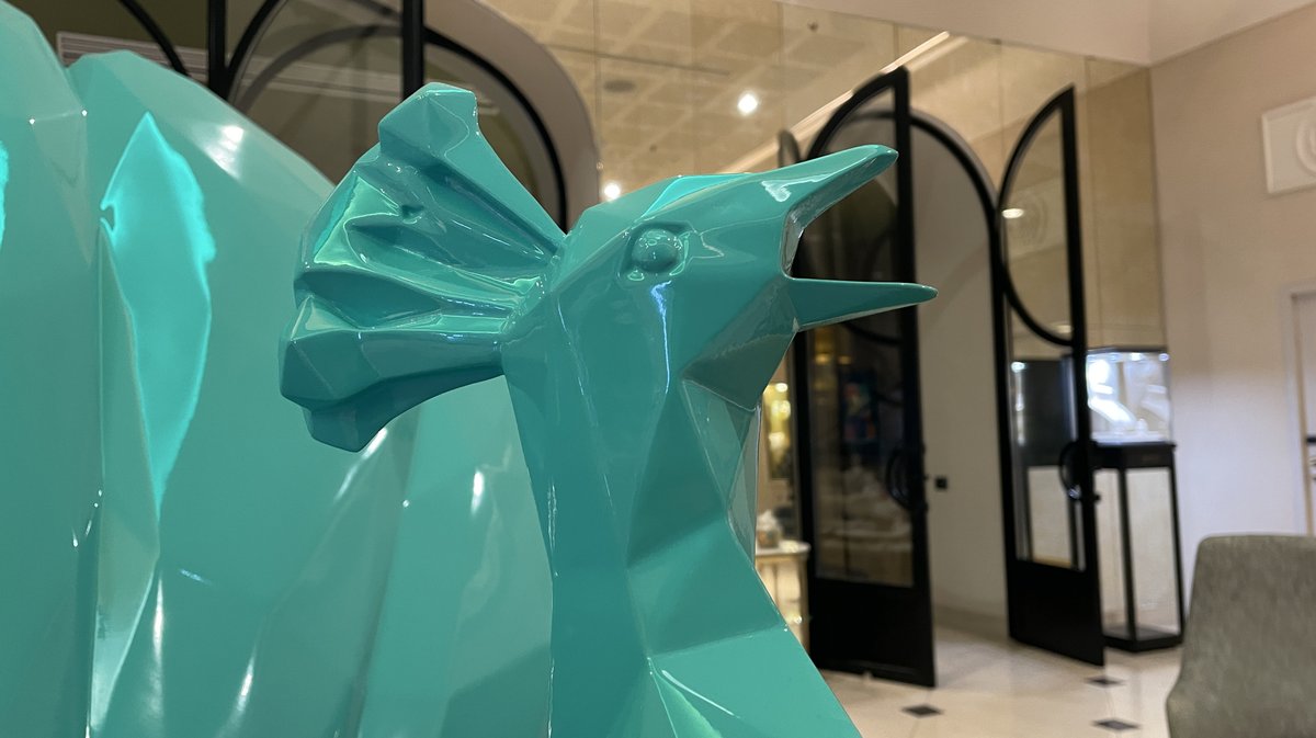 Paon Richard Orlinski Imperator Maison Albar (Photo Anthony Maurin)