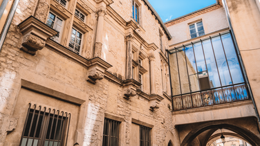 Nîmes Tourisme - Boule de noël