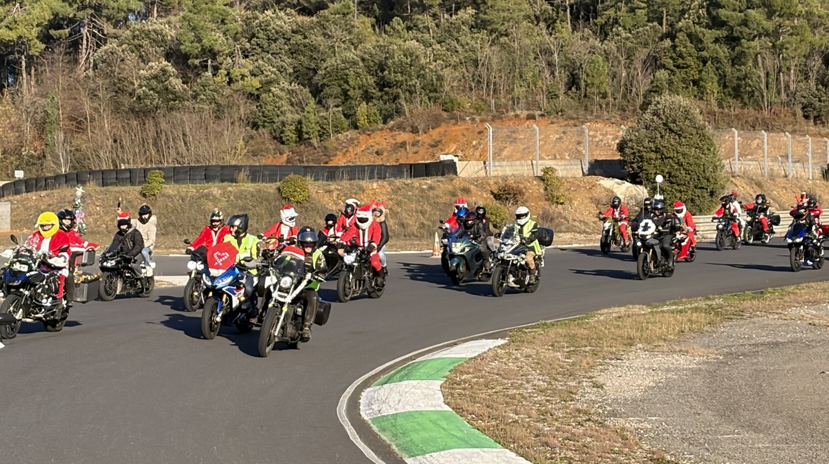 Balade des Pères & Mères Noël à moto