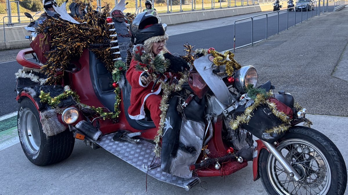 Balade des Pères & Mères Noël à moto