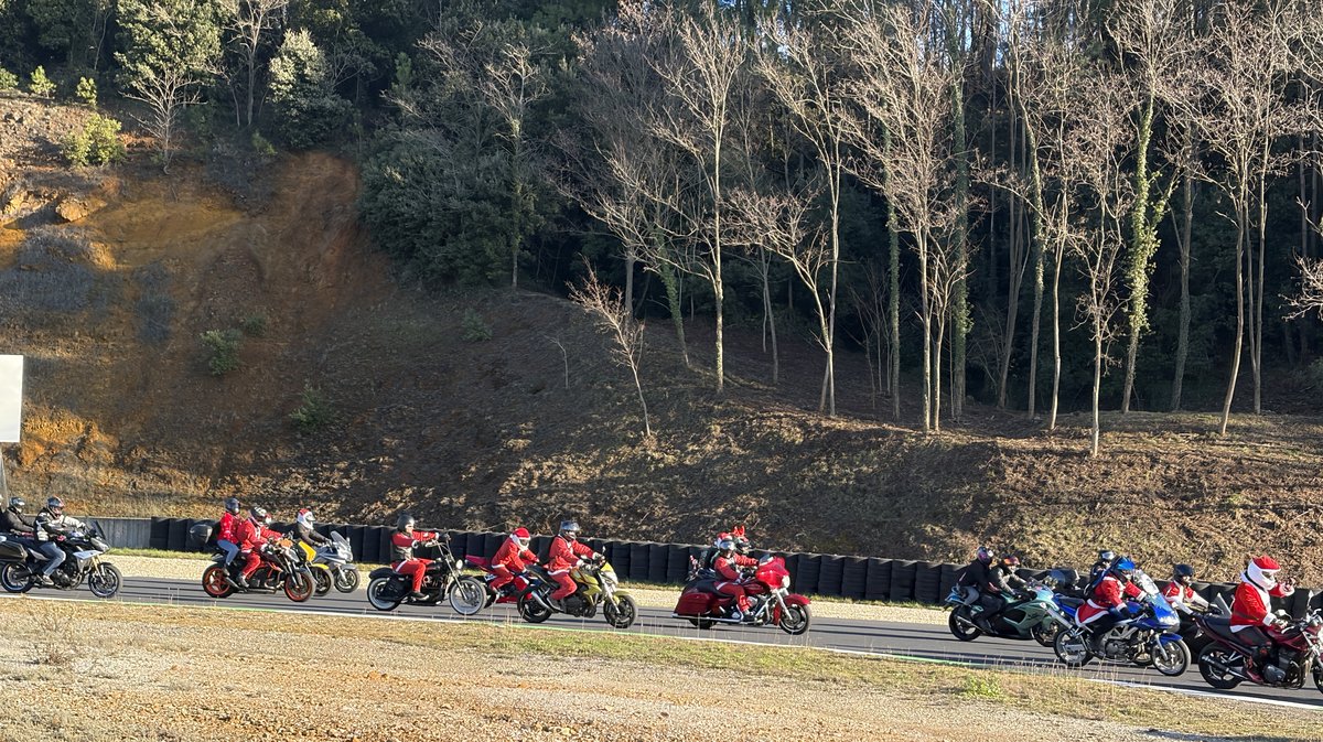 Balade des Pères & Mères Noël à moto