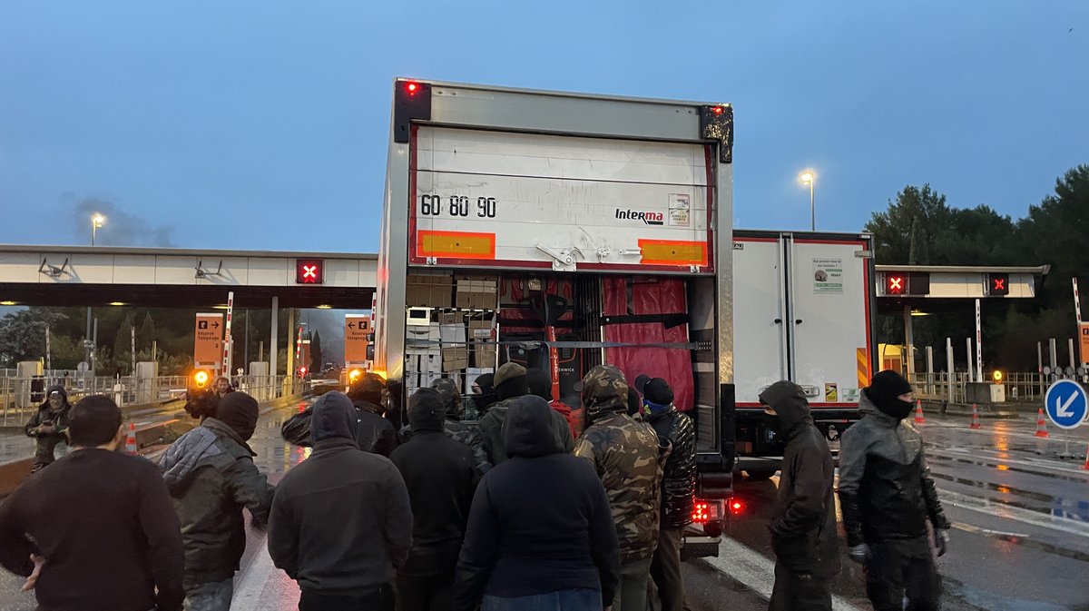 Manif agriculteurs Nîmes décembre autoroute 2025 (Photo Anthony Maurin)