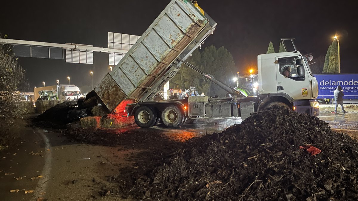 Manif agriculteurs Nîmes décembre autoroute 2025 (Photo Anthony Maurin)