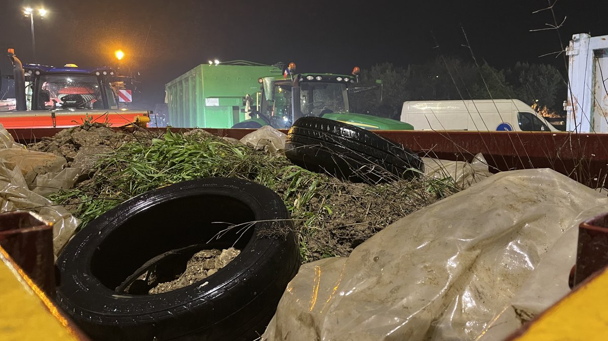 Manif agriculteurs Nîmes décembre autoroute 2025 (Photo Anthony Maurin)