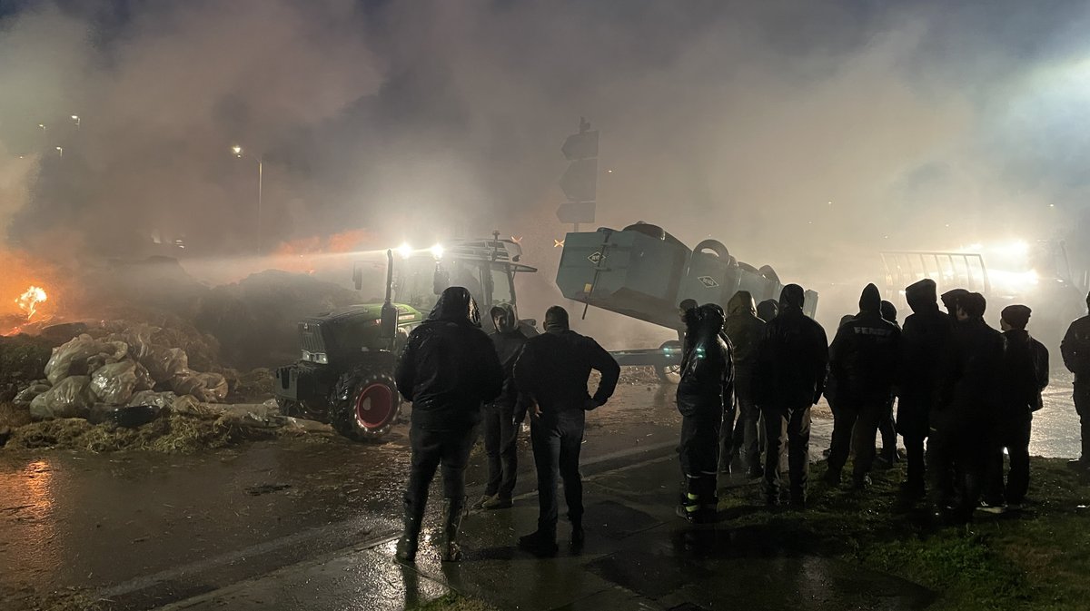 Manif agriculteurs Nîmes décembre autoroute 2025 (Photo Anthony Maurin)