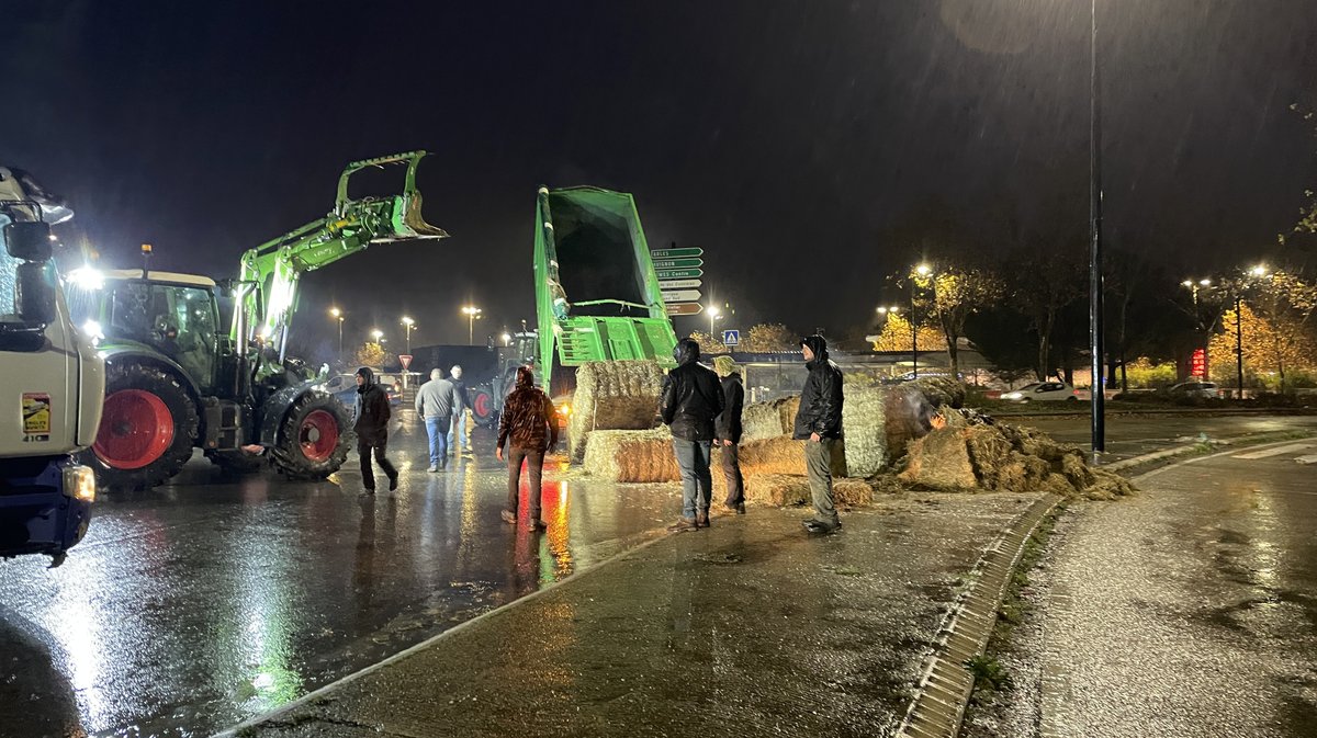 Manif agriculteurs Nîmes décembre autoroute 2025 (Photo Anthony Maurin)