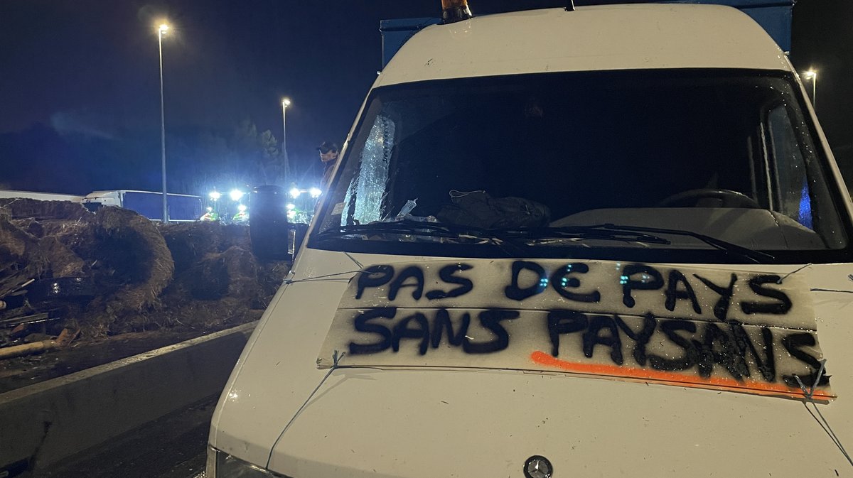 Manif agriculteurs Nîmes décembre autoroute 2025 (Photo Anthony Maurin)