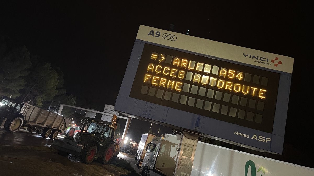 Manif agriculteurs Nîmes décembre autoroute 2025 (Photo Anthony Maurin)