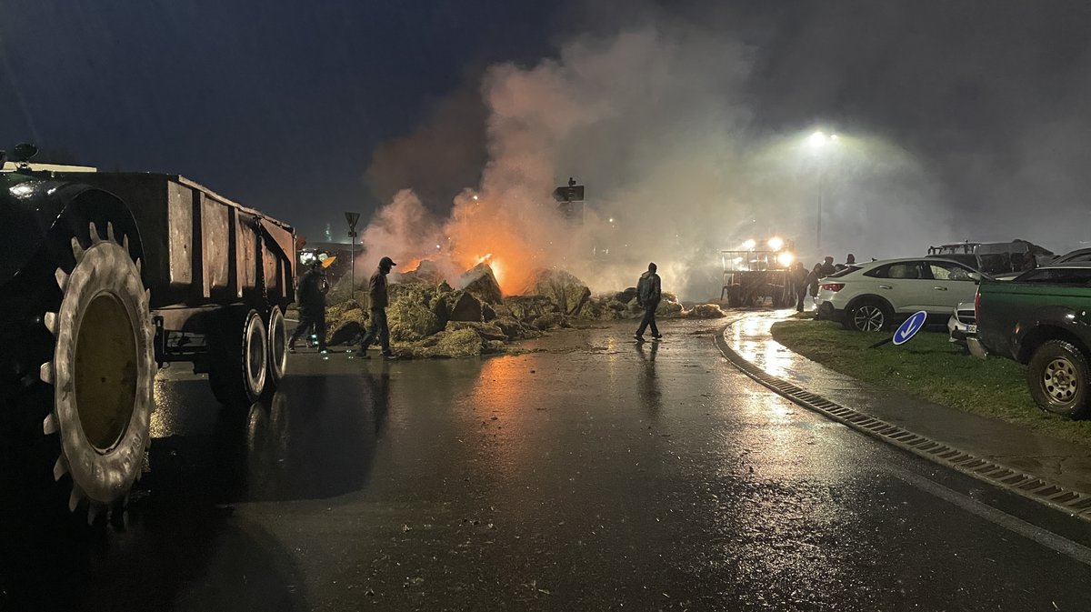 Manif agriculteurs Nîmes décembre autoroute 2025 (Photo Anthony Maurin)