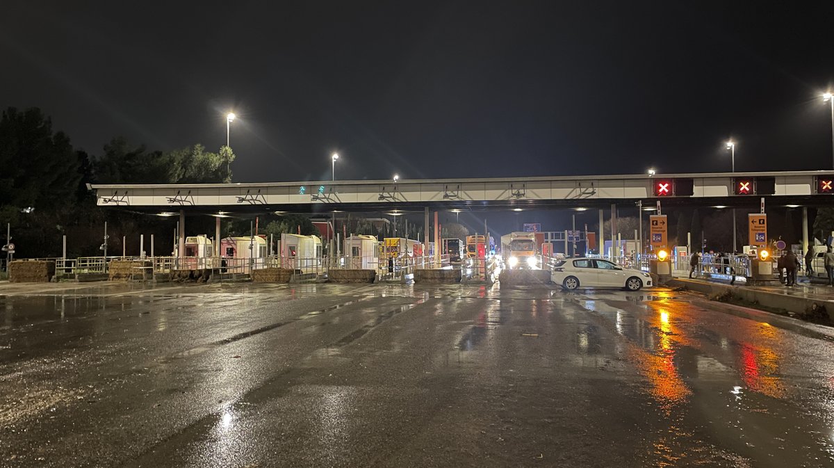 Manif agriculteurs Nîmes décembre autoroute 2025 (Photo Anthony Maurin)