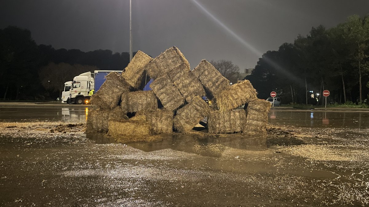 Manif agriculteurs Nîmes décembre autoroute 2025 (Photo Anthony Maurin)