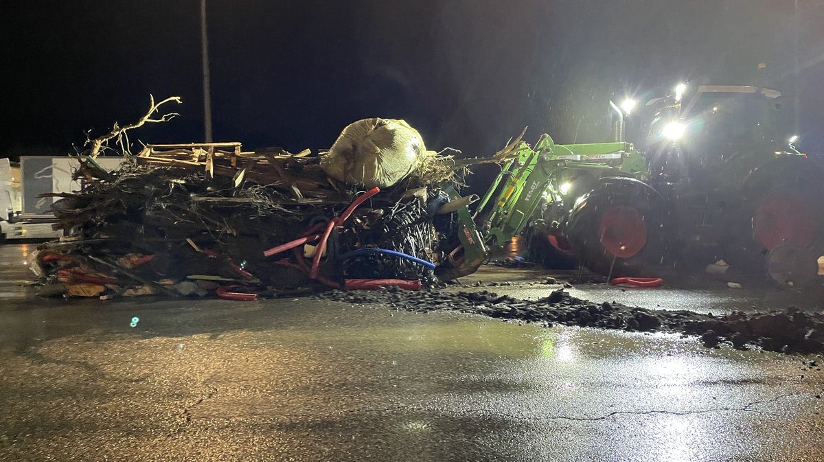 Manif agriculteurs Nîmes décembre autoroute 2025 (Photo Anthony Maurin)
