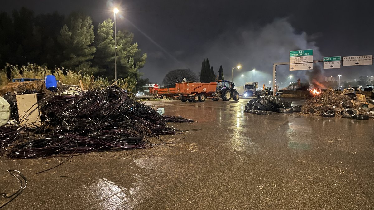 Manif agriculteurs Nîmes décembre autoroute 2025 (Photo Anthony Maurin)