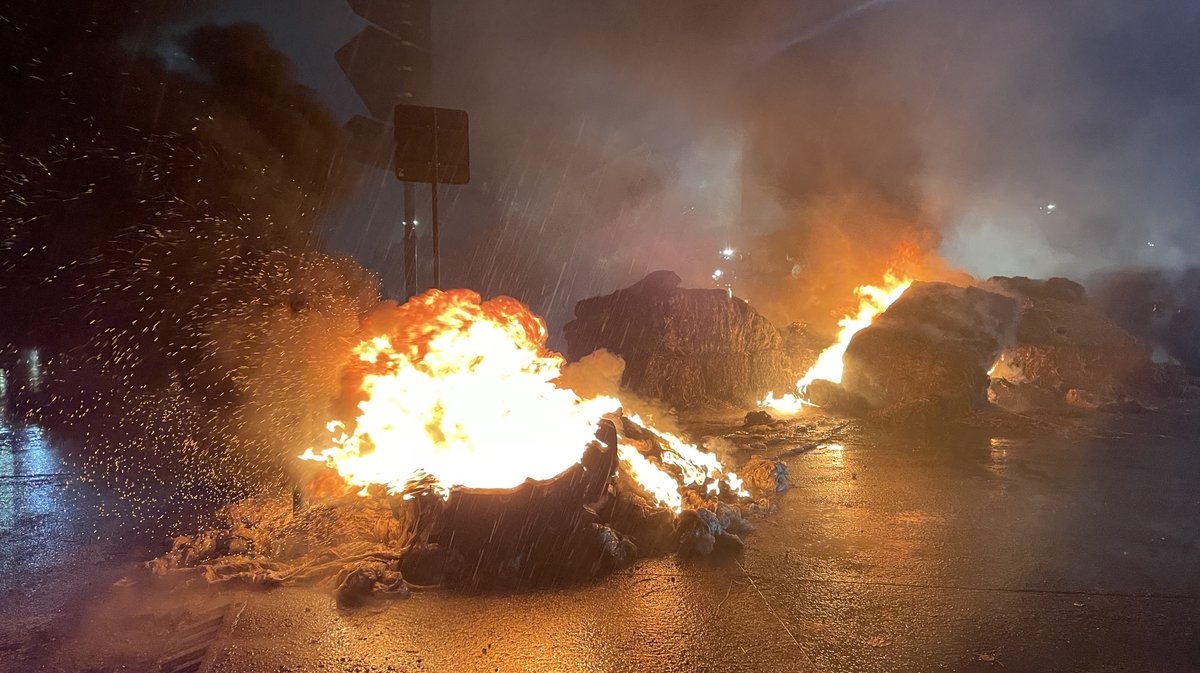 Manif agriculteurs Nîmes décembre autoroute 2025 (Photo Anthony Maurin)