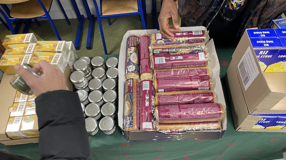 Le Secours populaire est à Nîmes université pour une distribution de colis festifs (Photo Anthony Maurin 2025)