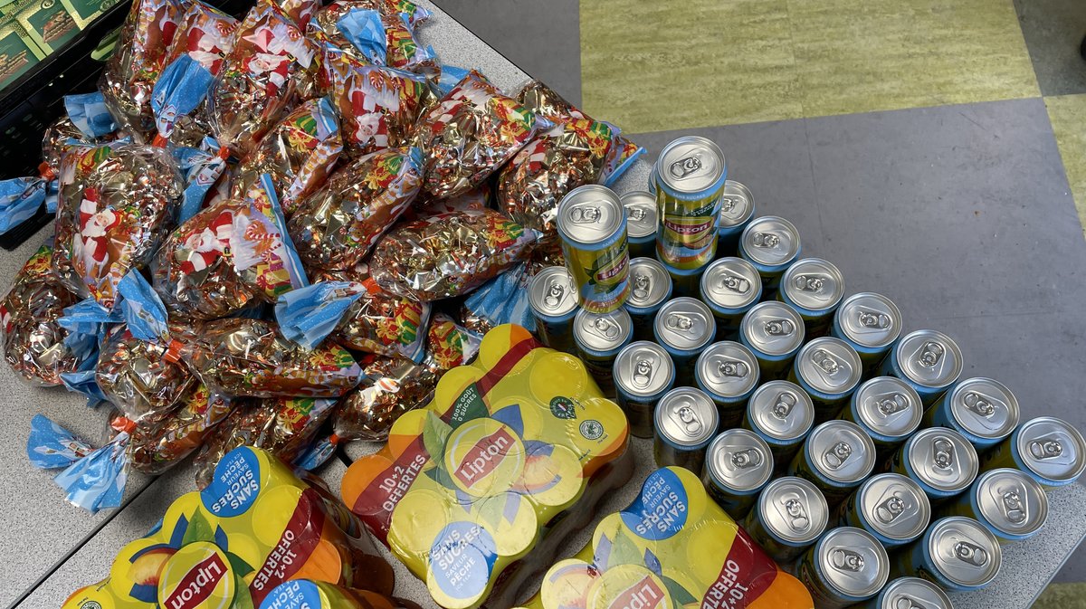 Le Secours populaire est à Nîmes université pour une distribution de colis festifs (Photo Anthony Maurin 2025)