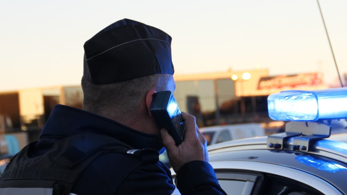 gendarme téléphone