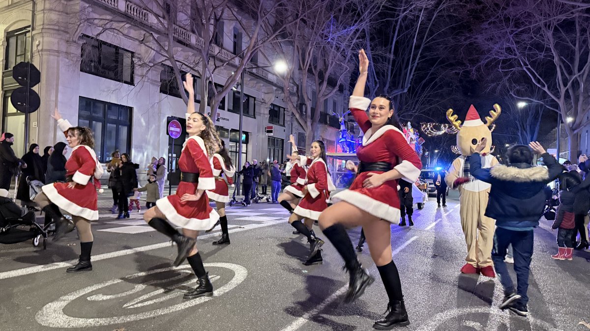parade de noël nîmes 2025