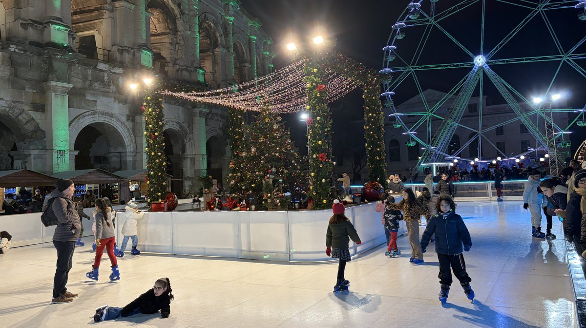 parade de noël nîmes 2025
